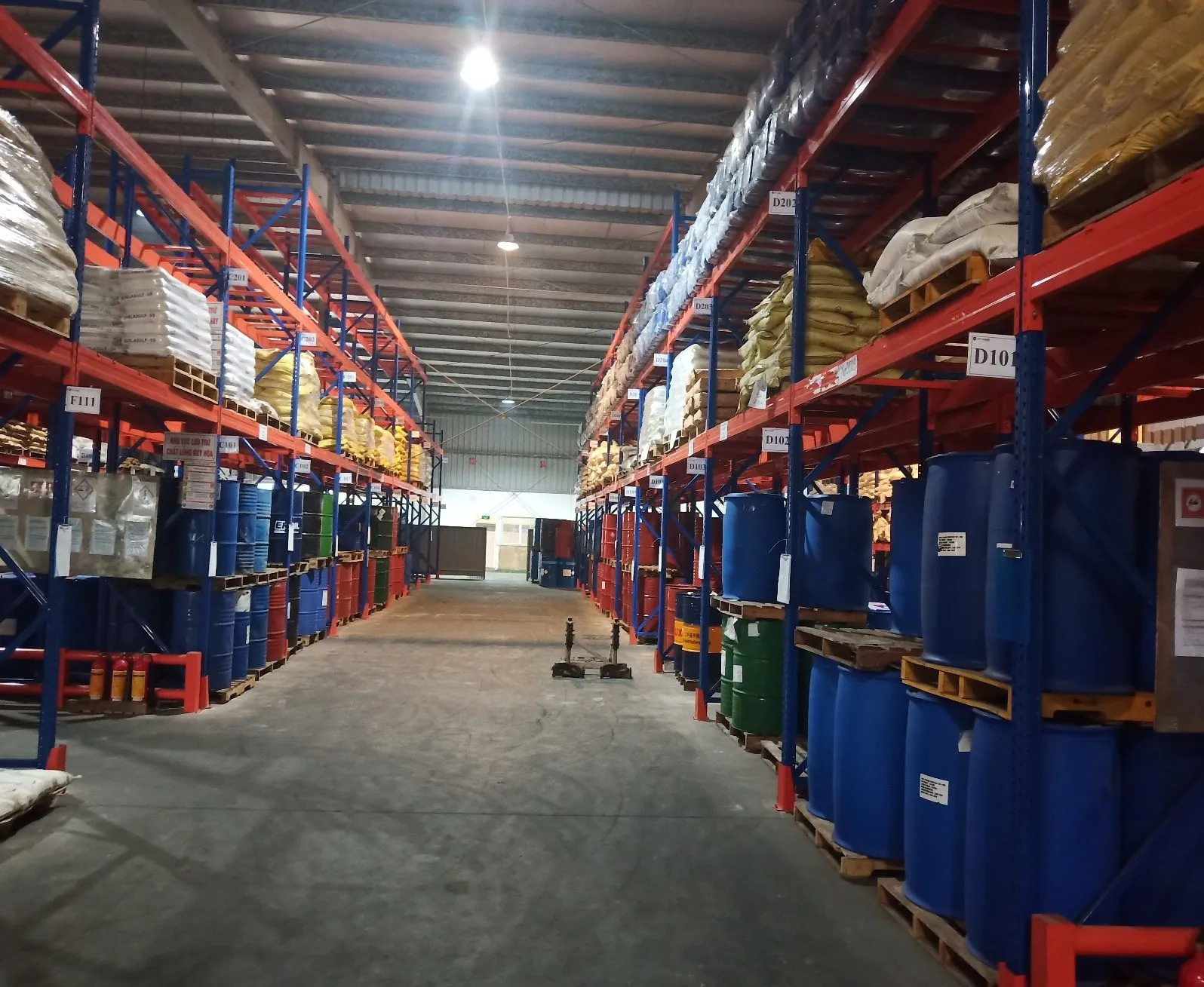 Kho nguyên liệu và thành phẩm 2000m2